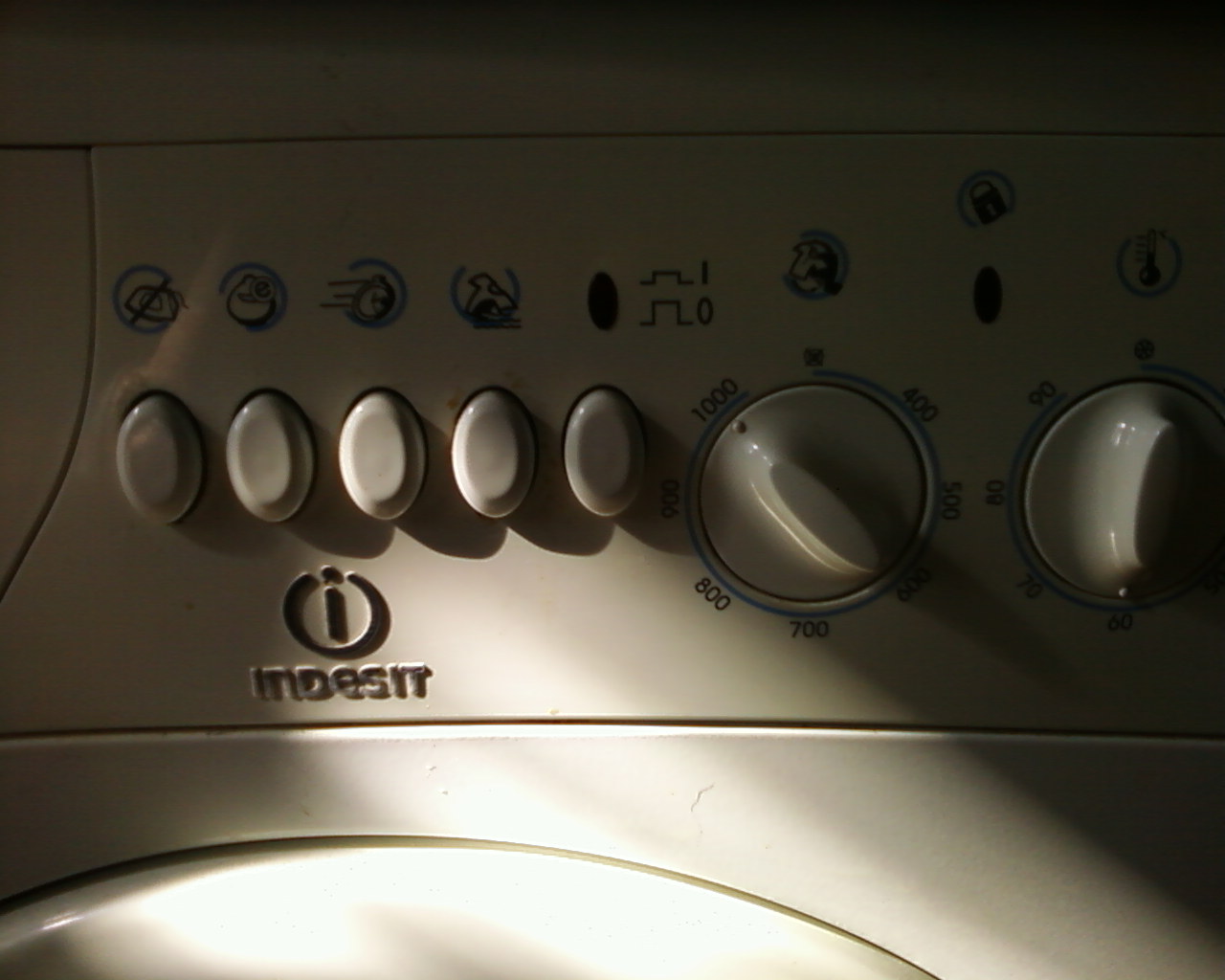 Остановилась стиральная машина индезит. Стиральная машина Индезит 105. Стиральная машина WS 105 TX.