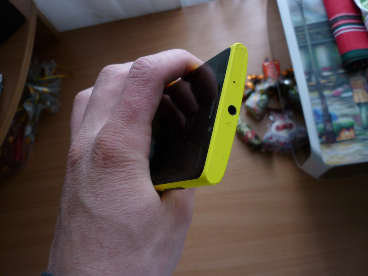 Продам Nokia Lumia 920 желтая — 6 000 руб. — Общение — Корзина —  Price-Altai.ru