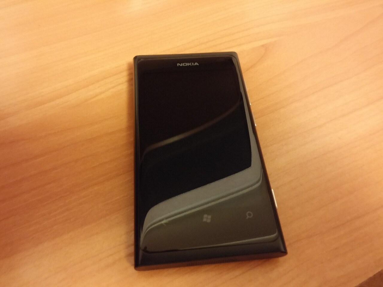 Nokia Lumia 800 — 7 000 руб. — Общение — Корзина — Price-Altai.ru