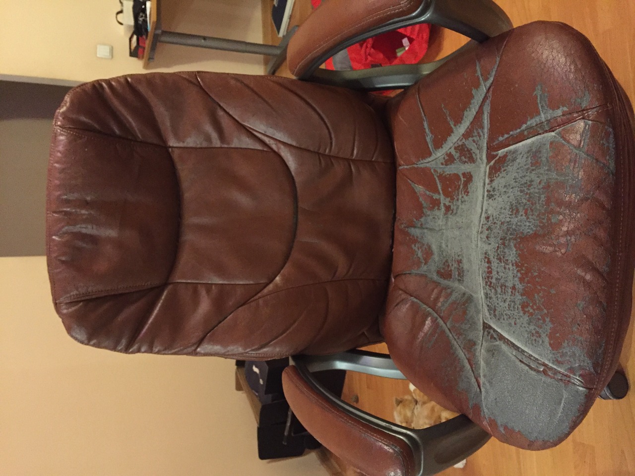 кресло с обивкой из искусственной кожи менеджер