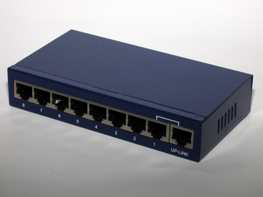 Коммутатор Acorp 8 портов. Acorp hu8d блок питания. Acorp hu8d 2001. Коммутатор Acorp Ethernet SWITHHUB 8 Port.