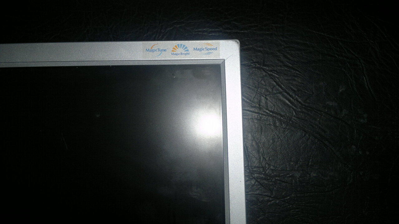 Экран долго включается. Монитор Samsung 710n не включается. Монитор самсунг n710 не включается.