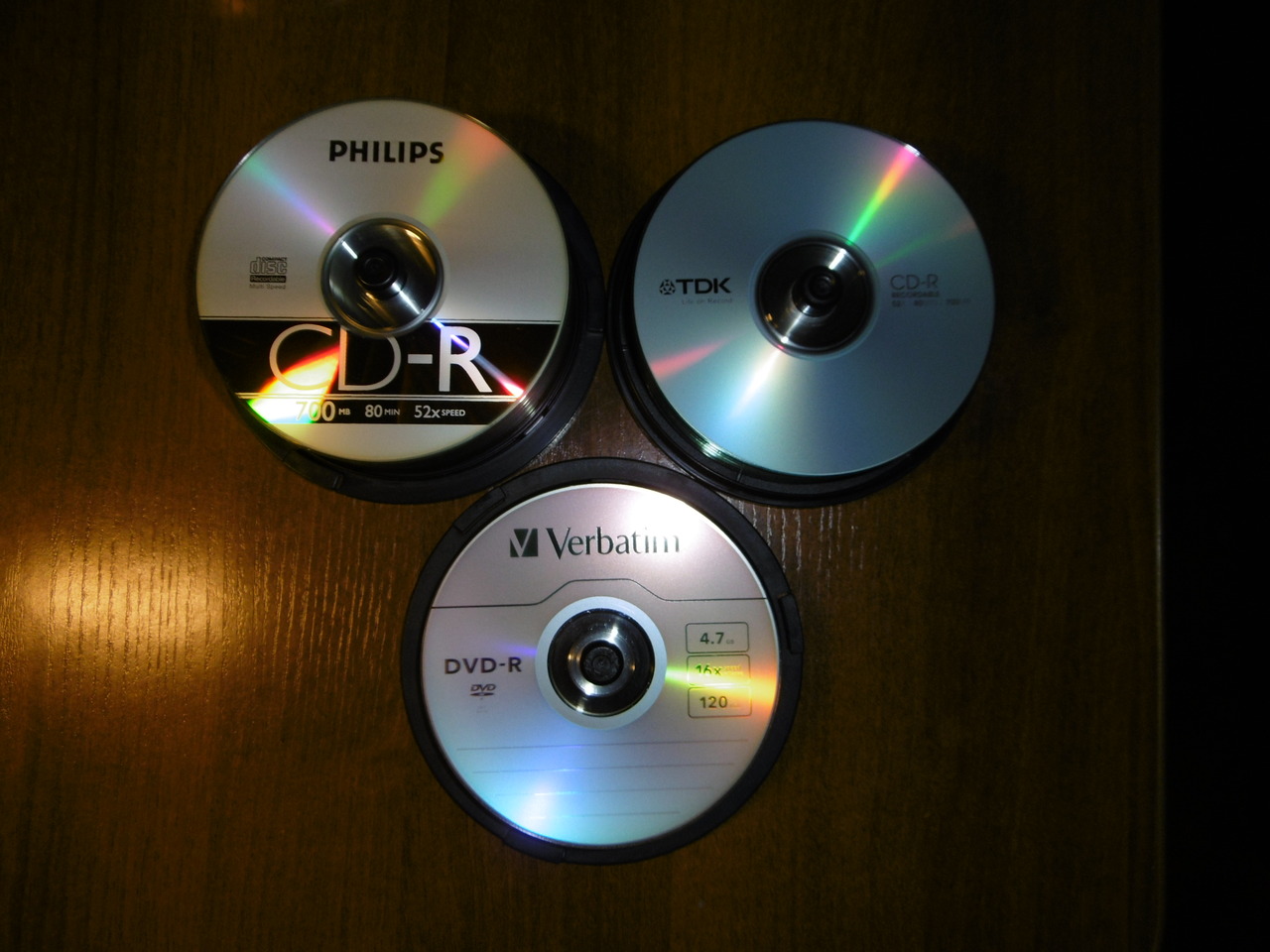 Продажа сд. Болванка диск. Болванка для дисков. DVD болванки. Болванки диски для записи двд дисков.