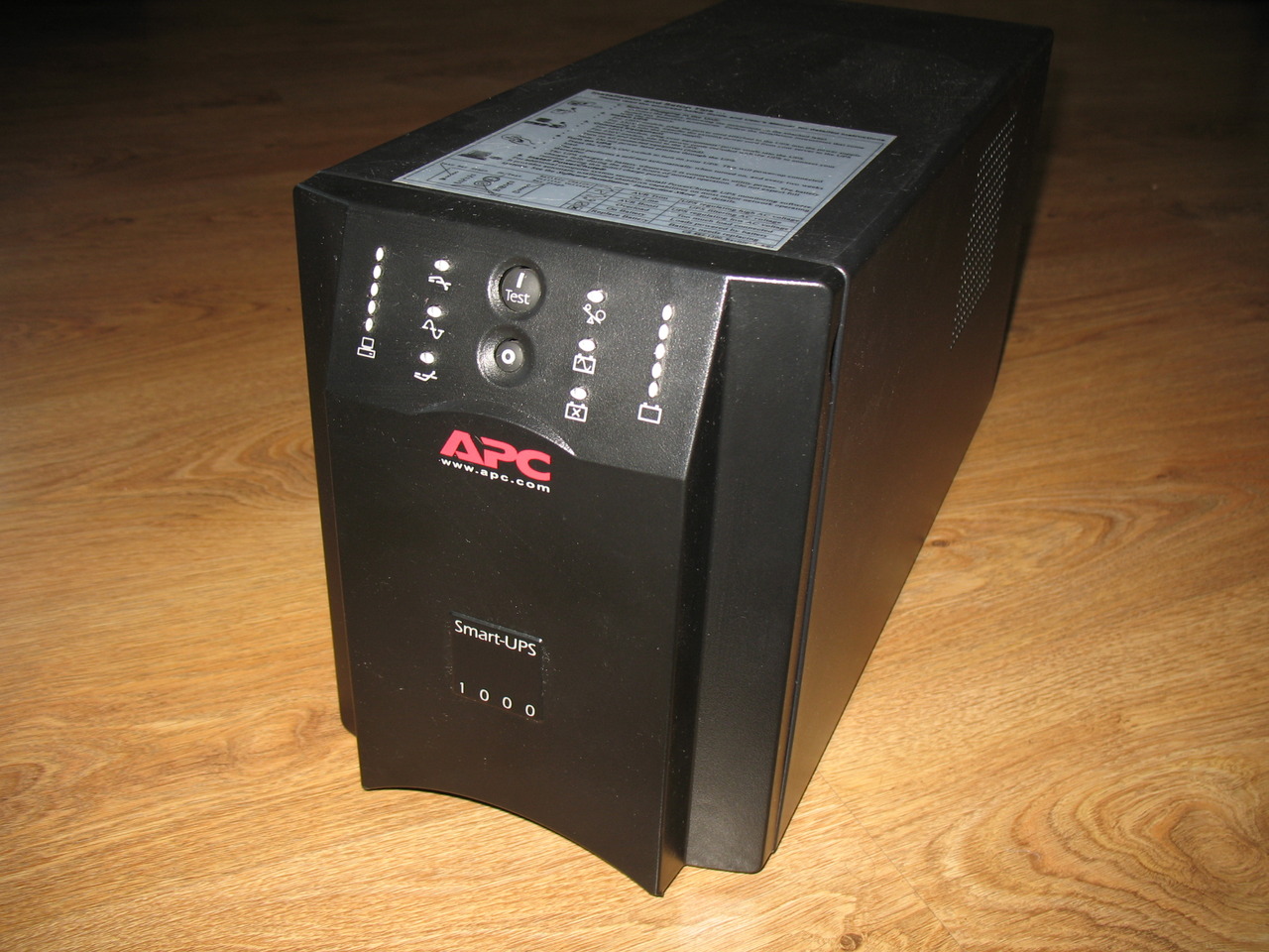 Ибп apc 1000va. ИБП APC Smart-ups 1000. Бесперебойник APC 1000. ИБП АРС 1000i. Ups Smart ups-1000 APC sua1000i.