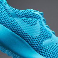 Nike-Sportswear-Womens-Roshe-One-Hyperfuse-BR-Gamma-Blue-Blue-Lagoon_4