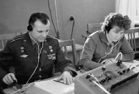 Гагарин и Терешкова учат телеграф