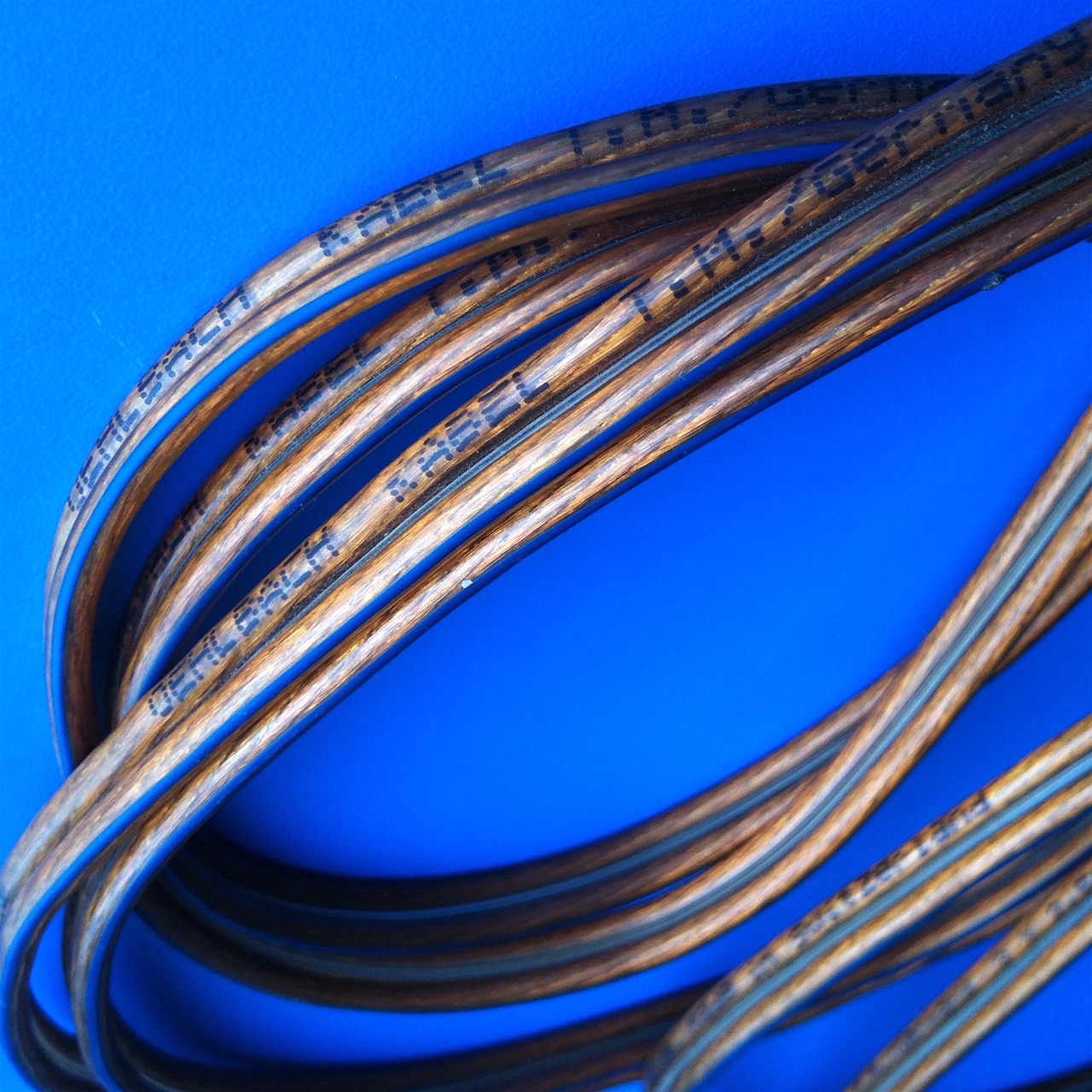 Медь диэлектрик. Oehlbach Speaker Cable (1008). Oehlbach Speaker Cable (1008) 2x2.5mm. Oehlbach акустический кабель. Акустический кабель Oehlbach 1006.