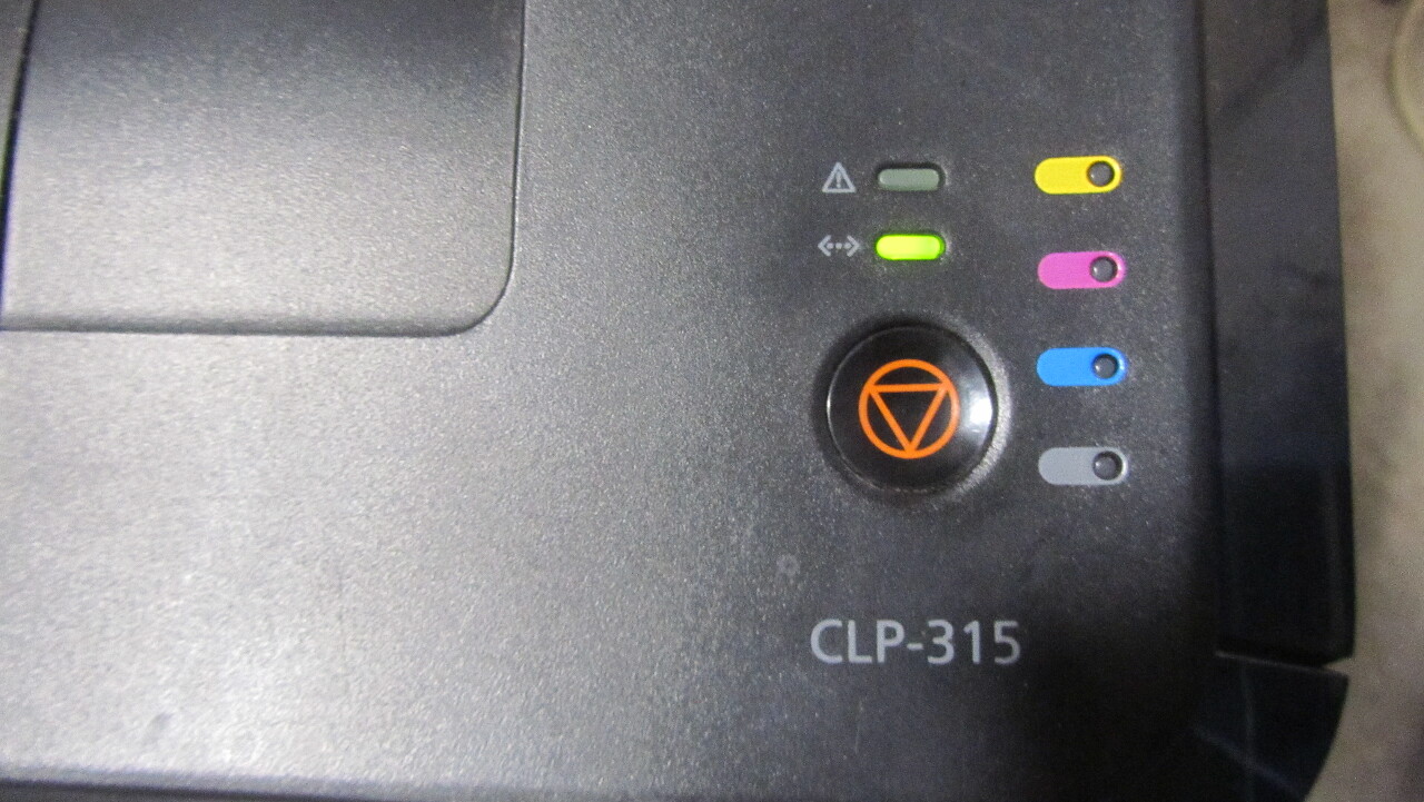 Принтер почему горит красная лампочка. Samsung CLP-315. CLP-315 Samsung горит красным. Принтер Samsung CLP 315 горит красный индикатор. CLP 315 МФУ.