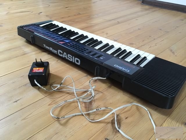 Синтезатор casio какой блок питания