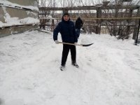 Снег лопата