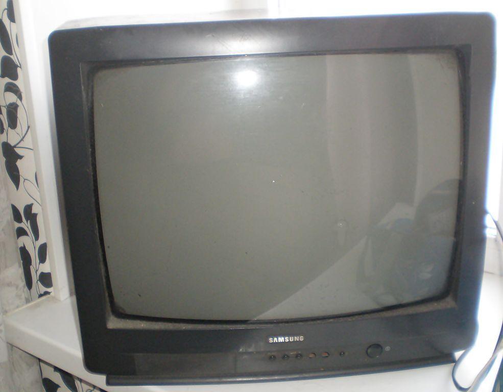 Телевизор рабочий купить. Телевизор самсунг 1996 года. Ламповый телевизор Samsung 1996. Телевизор самсунг 2000г.