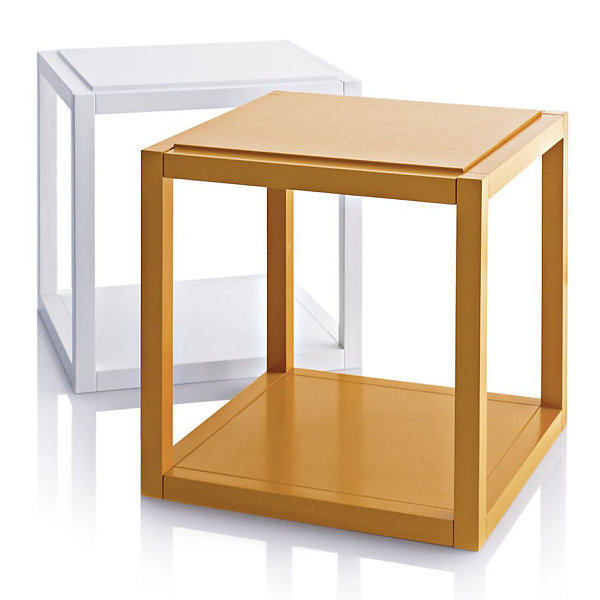 Дизайнерский столик в виде квадратной тумбы